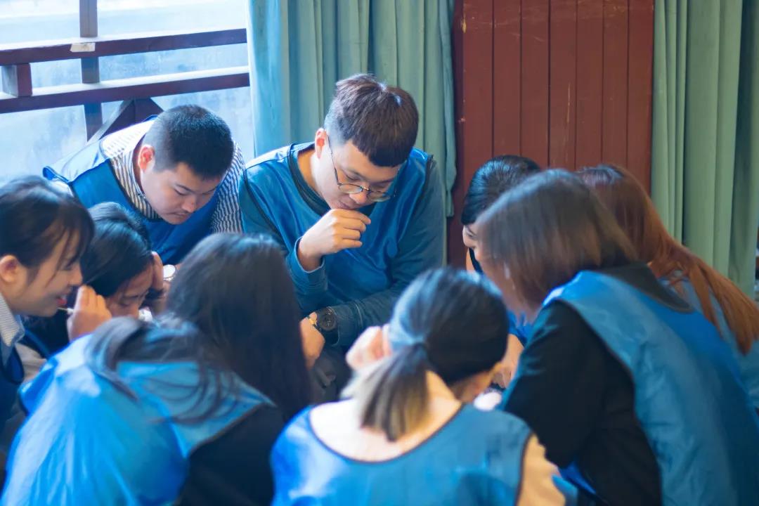 汉宇钟表团建现场